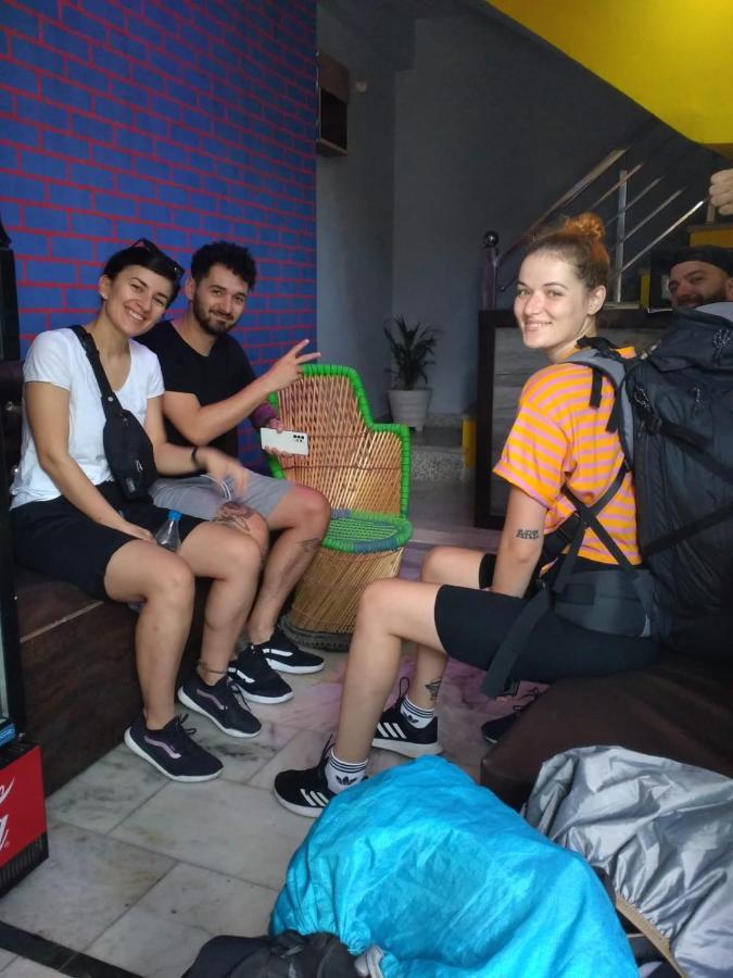 Big Brother Hostel Hotel อัครา ภายนอก รูปภาพ