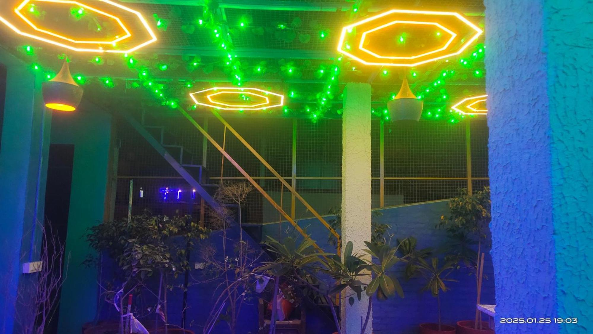 Big Brother Hostel Hotel อัครา ภายนอก รูปภาพ