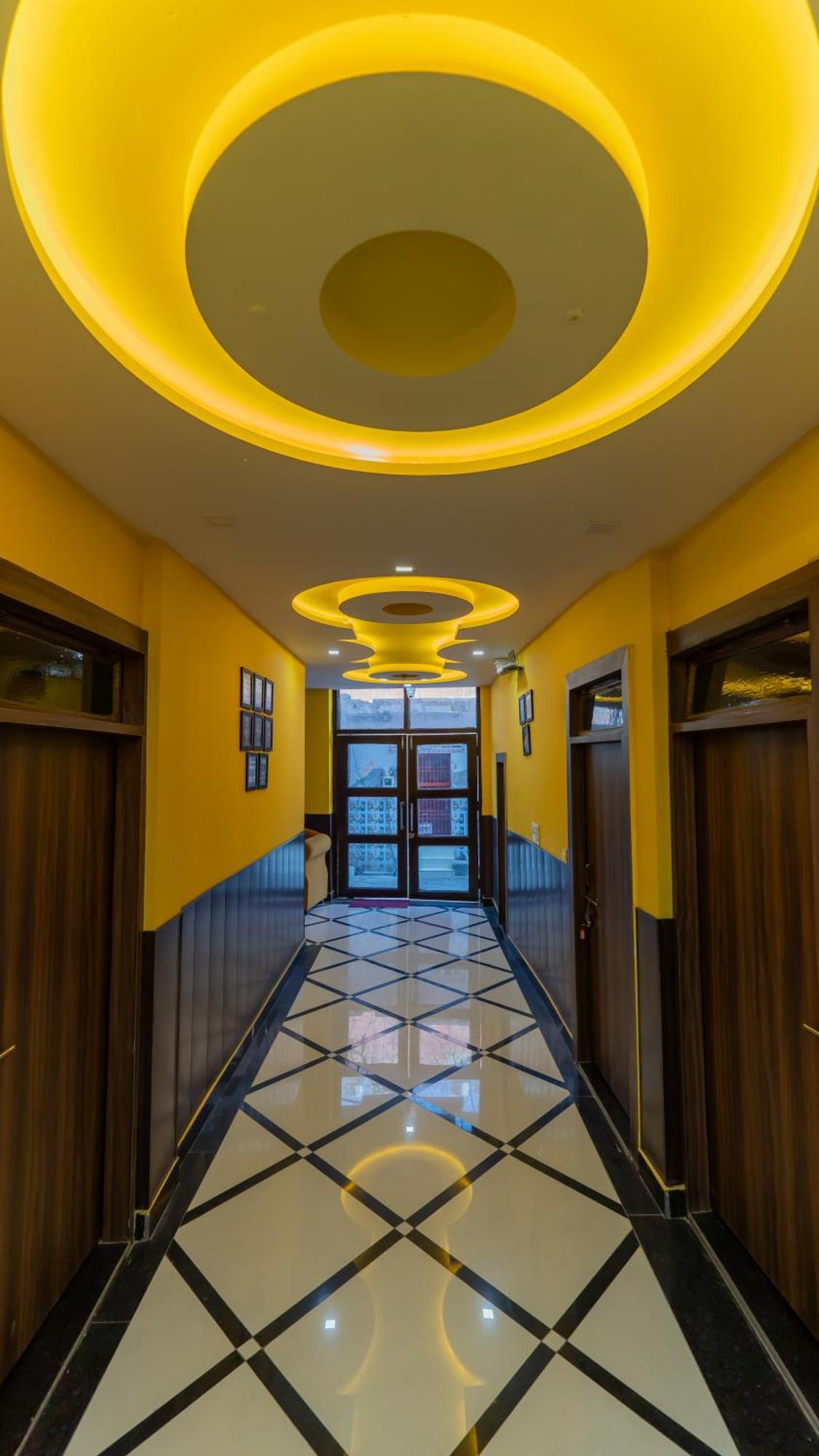 Big Brother Hostel Hotel อัครา ภายนอก รูปภาพ